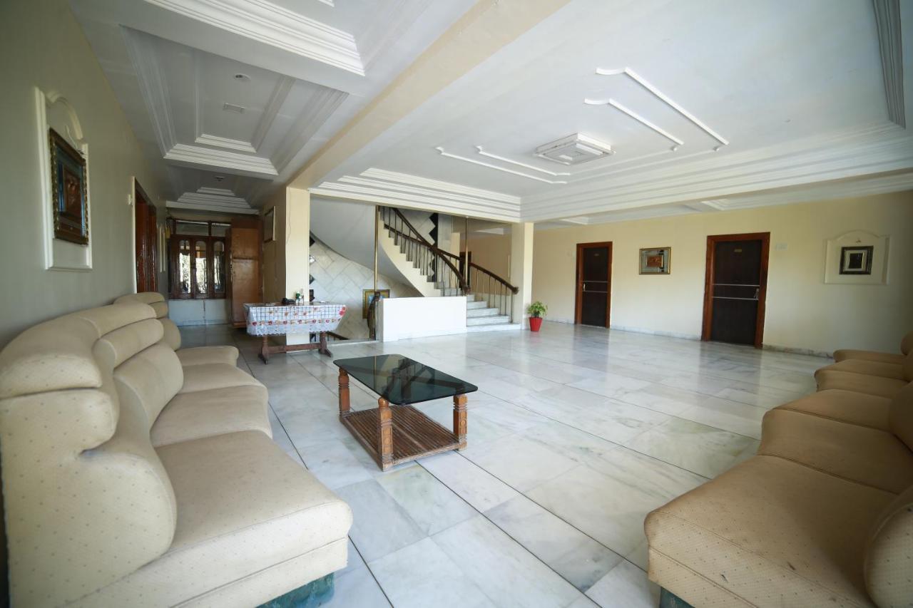 Hotel Sheratone Mount Abu Exterior photo