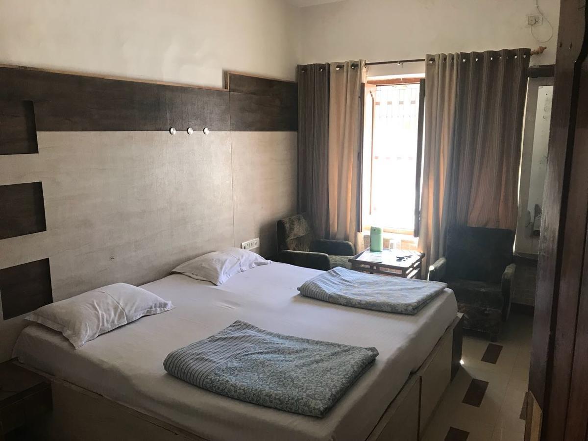 Hotel Sheratone Mount Abu Exterior photo