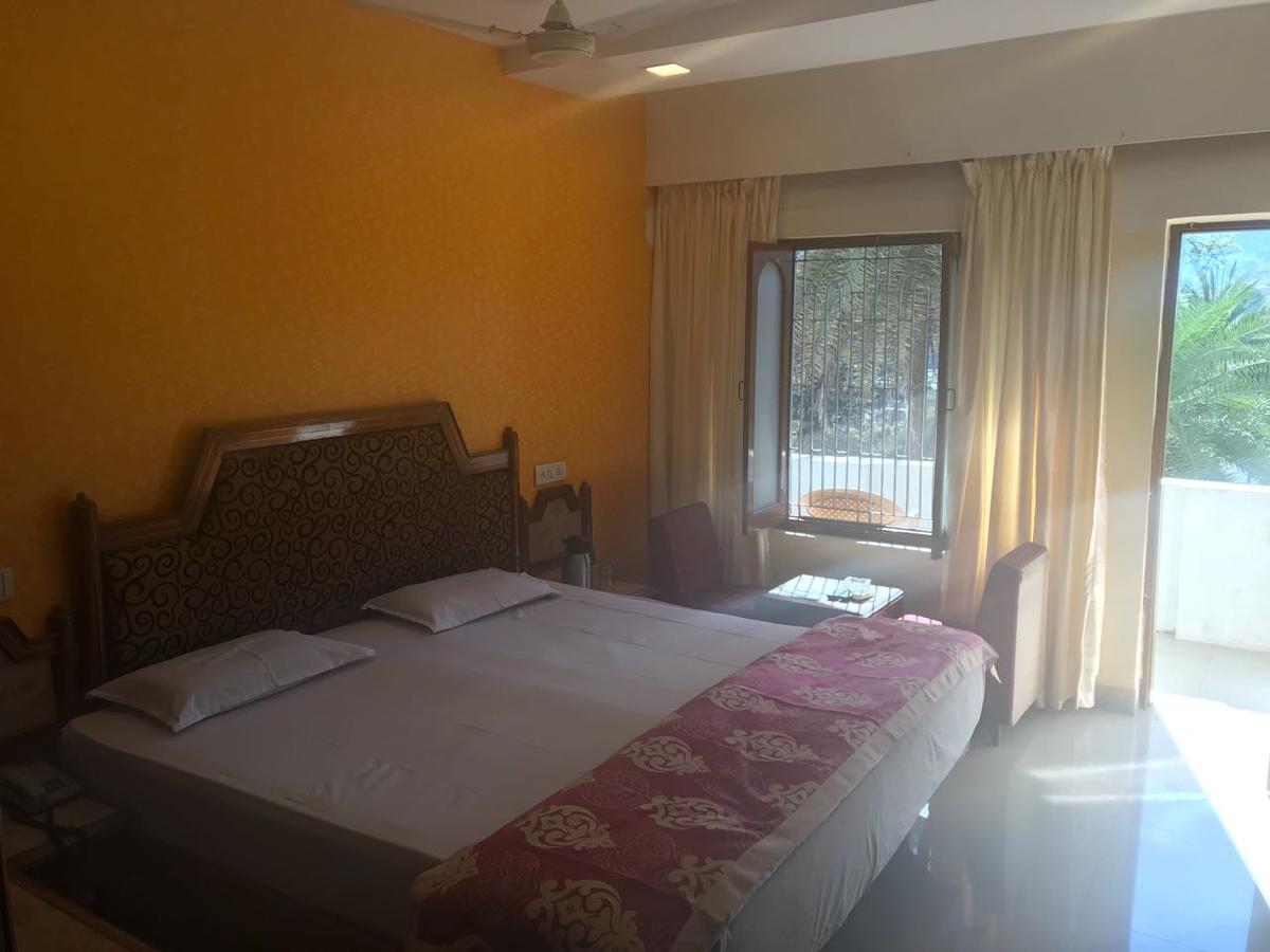 Hotel Sheratone Mount Abu Exterior photo