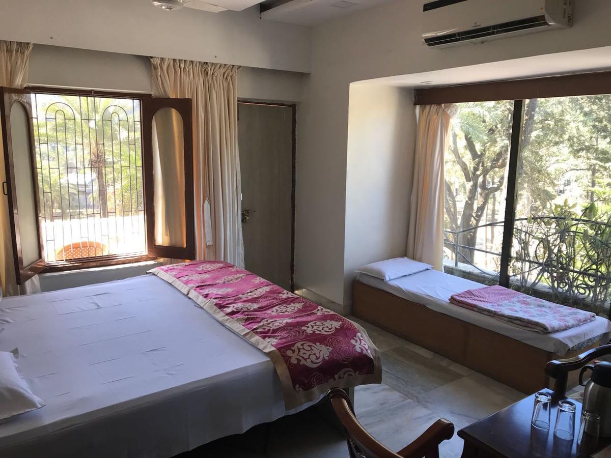 Hotel Sheratone Mount Abu Exterior photo