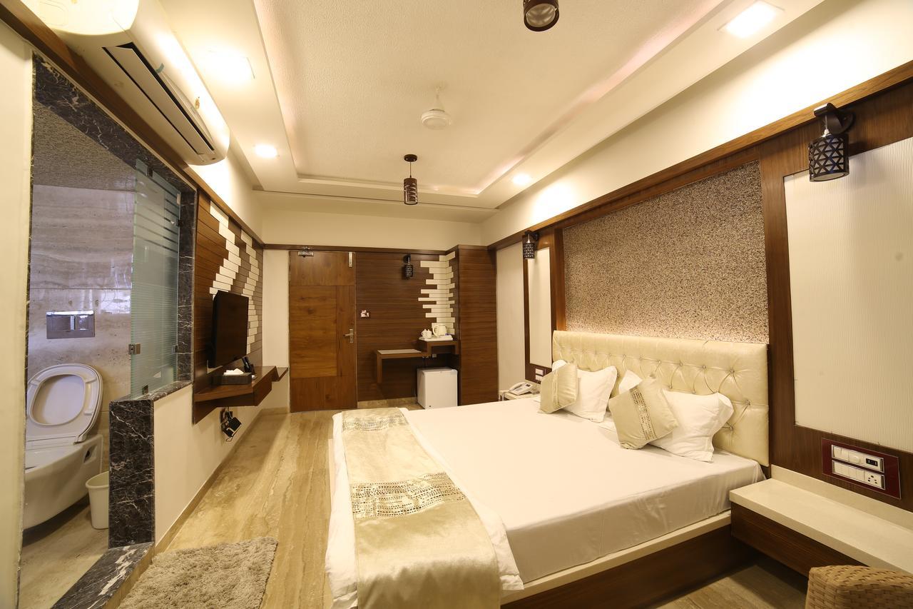 Hotel Sheratone Mount Abu Exterior photo