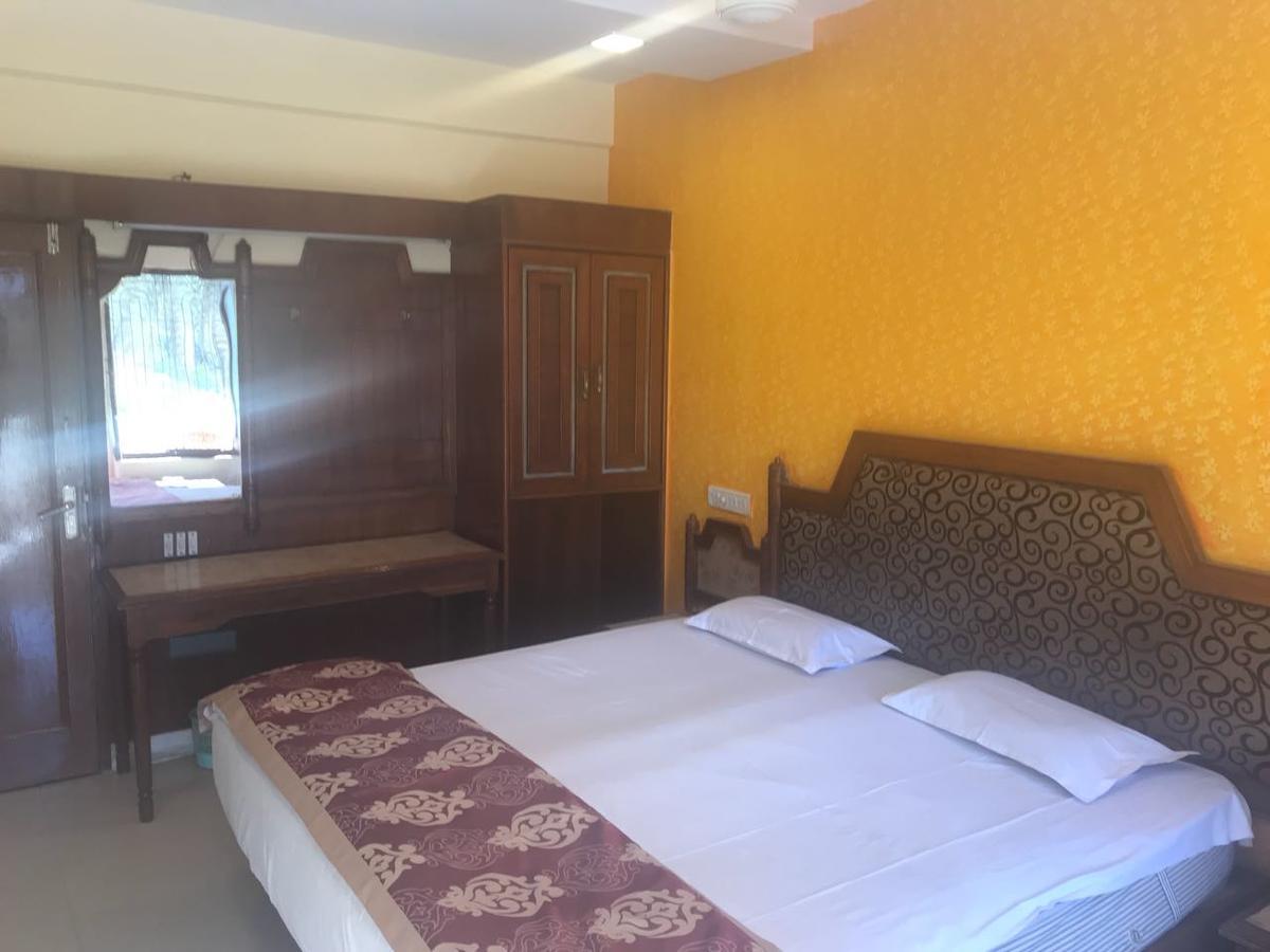 Hotel Sheratone Mount Abu Exterior photo