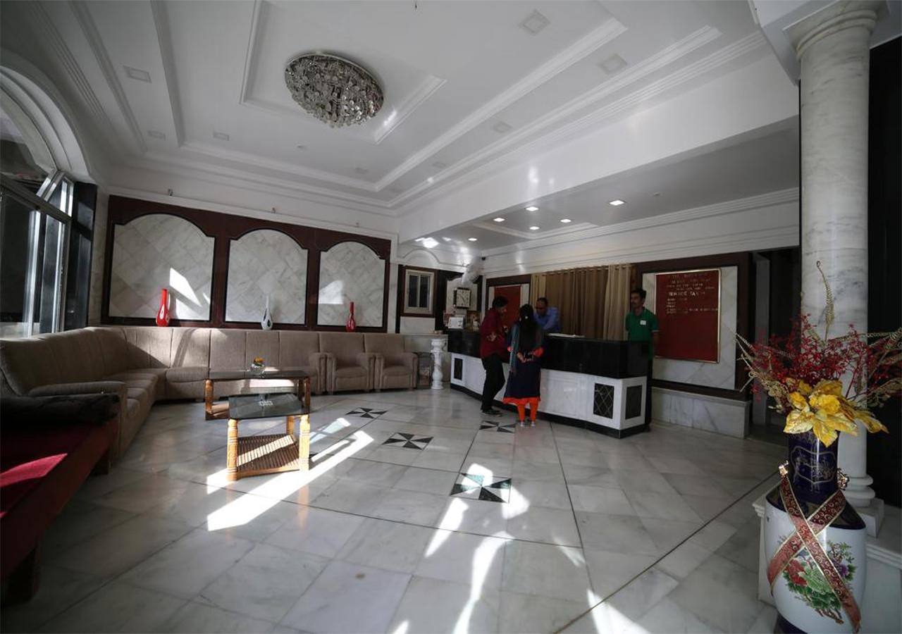 Hotel Sheratone Mount Abu Exterior photo
