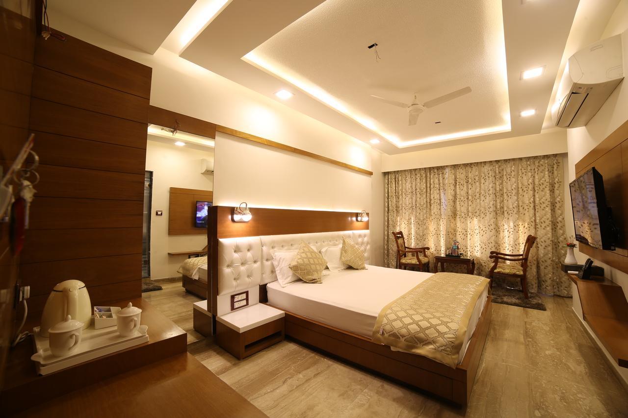 Hotel Sheratone Mount Abu Exterior photo