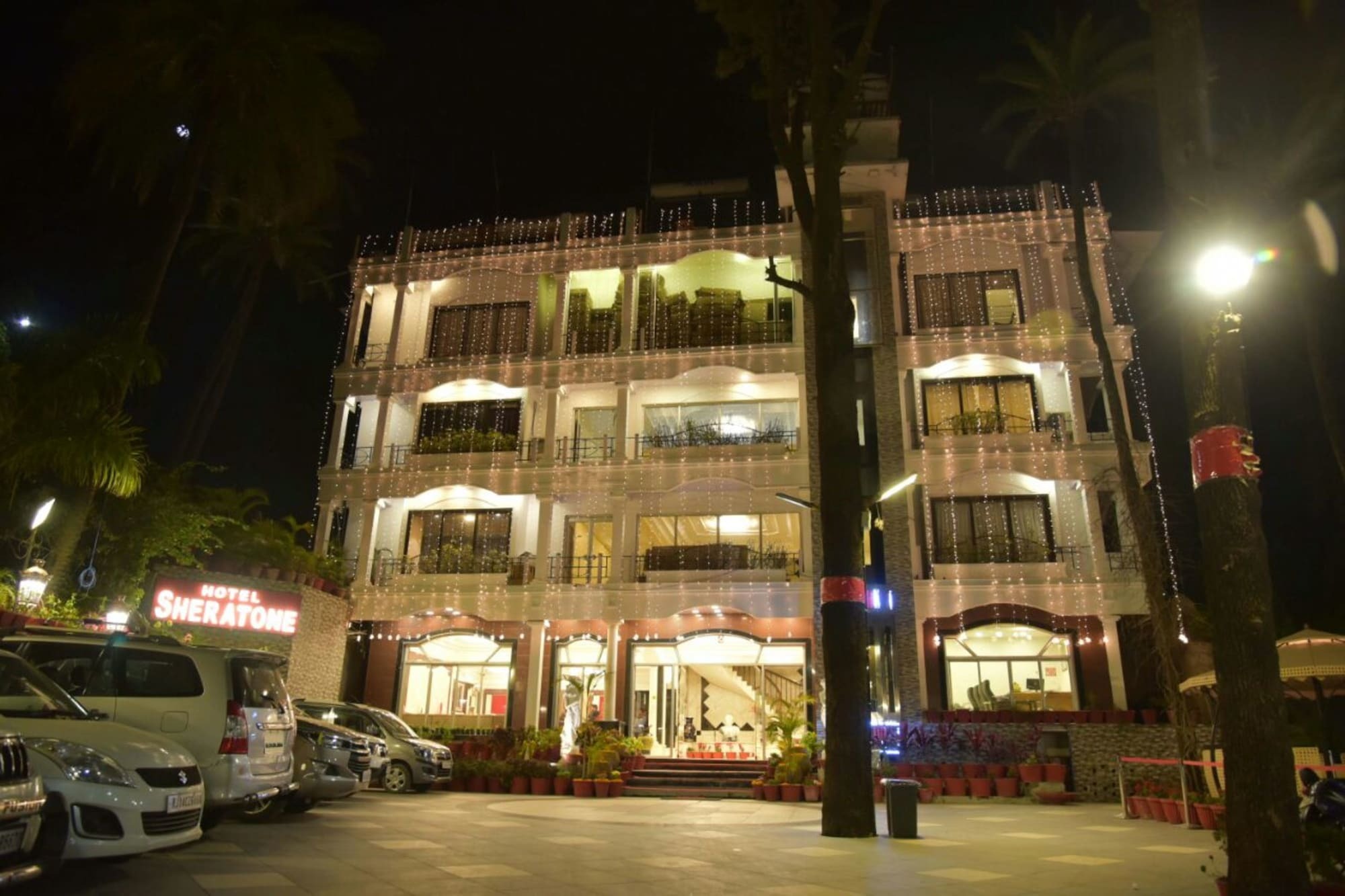 Hotel Sheratone Mount Abu Exterior photo