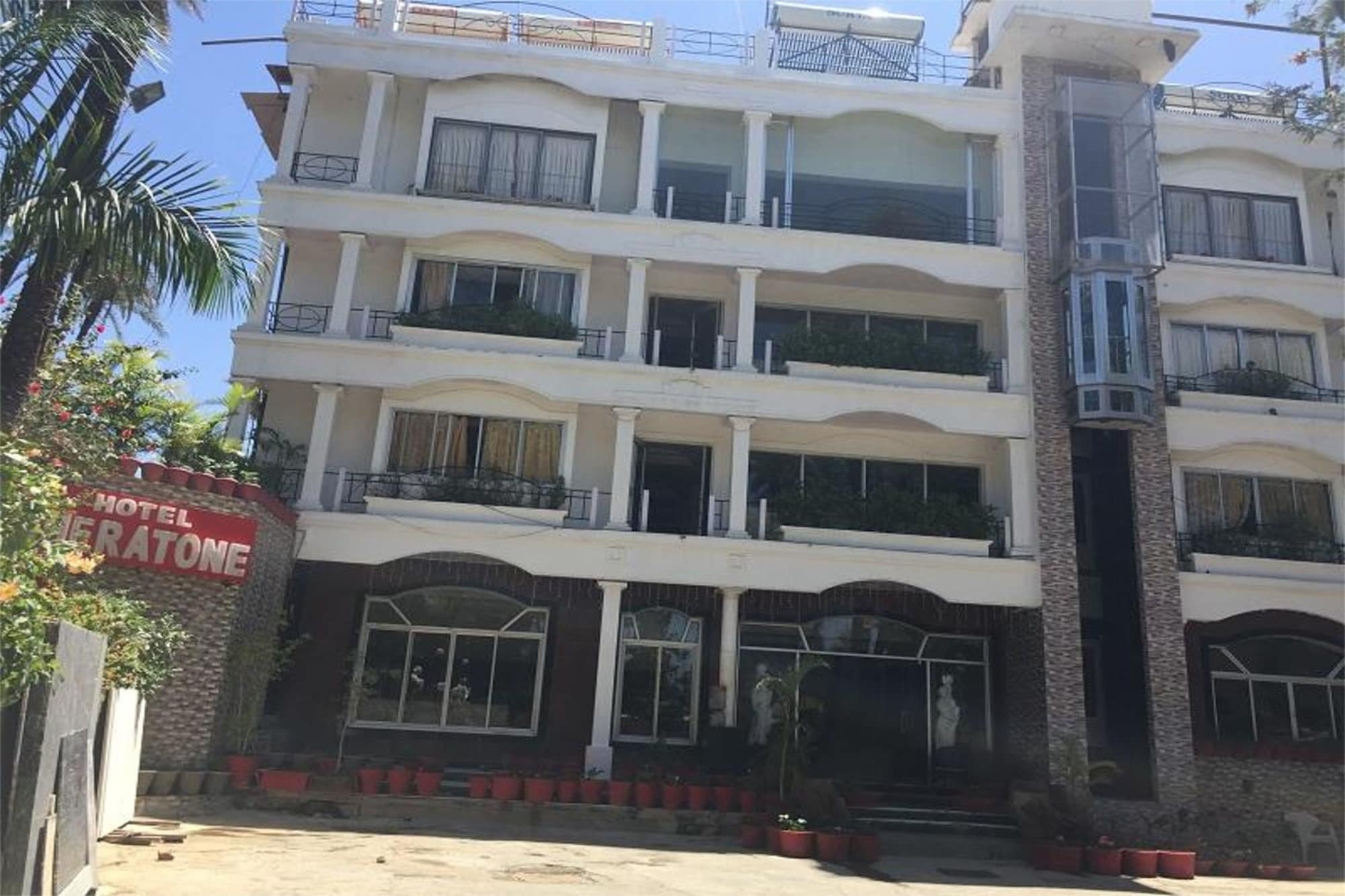 Hotel Sheratone Mount Abu Exterior photo